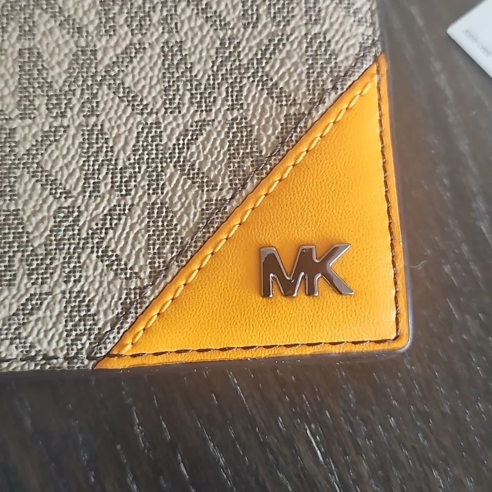Michael Kors Wallet Mens - Picture 6 of 7